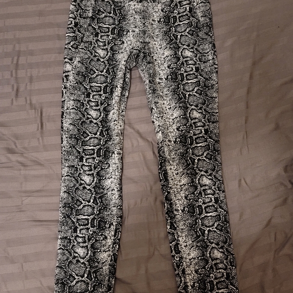 Bar III Multi-Color Snake Print Leggings Pants Size L - Picture 1 of 7